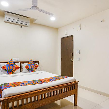 Fabhotel Unique Suites Hyderabad Bagian luar foto
