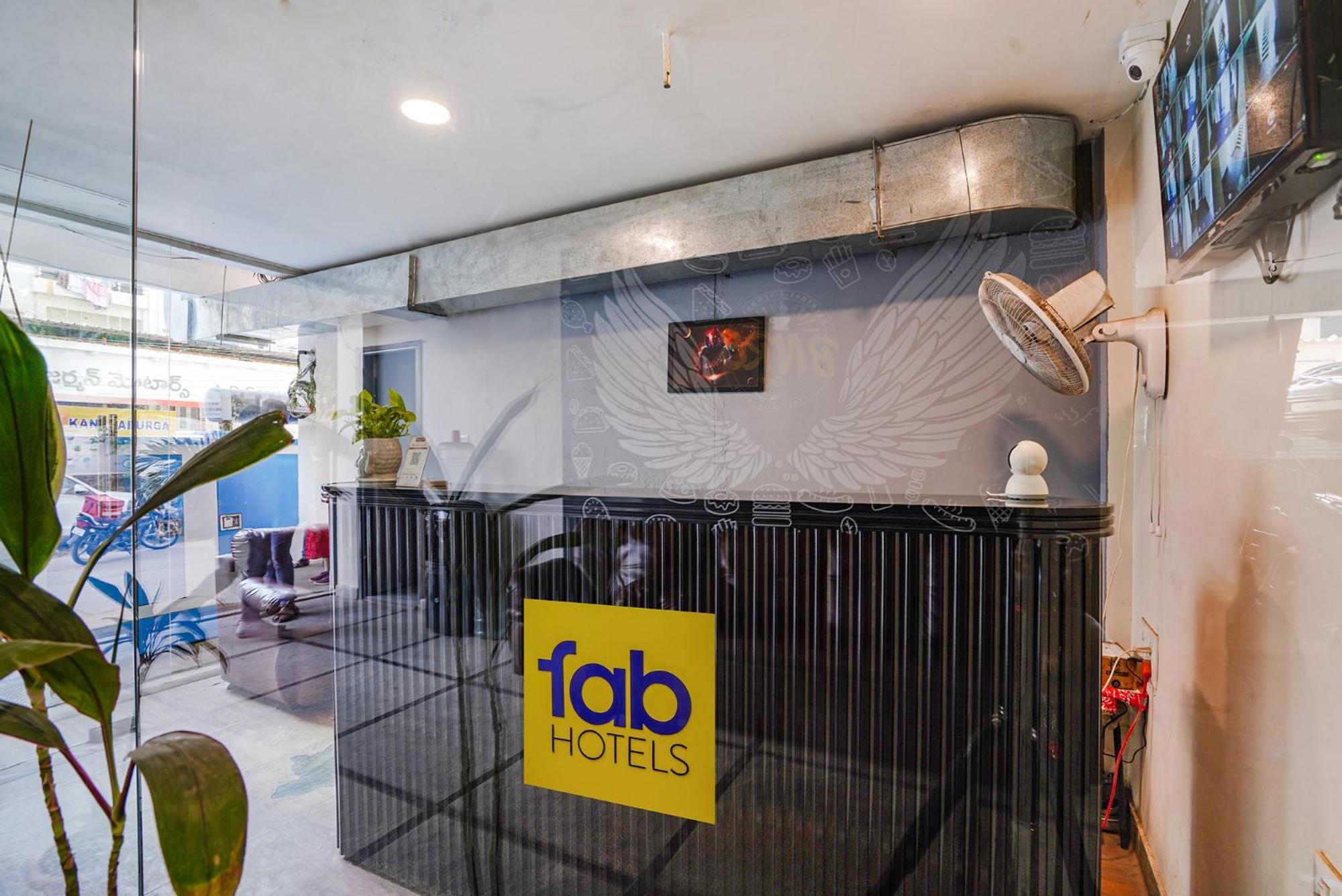 Fabhotel Unique Suites Hyderabad Bagian luar foto